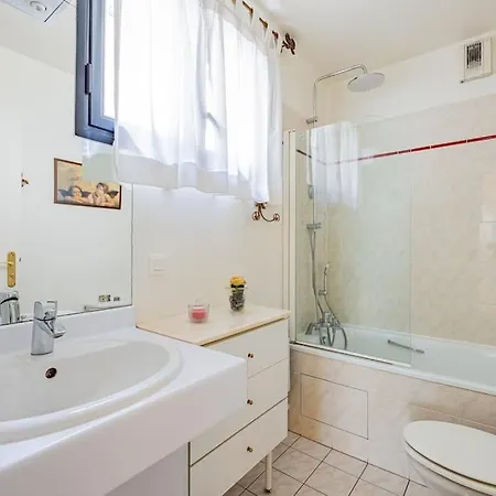 Grand Et Central, 8e Pres Elysee * Parijs