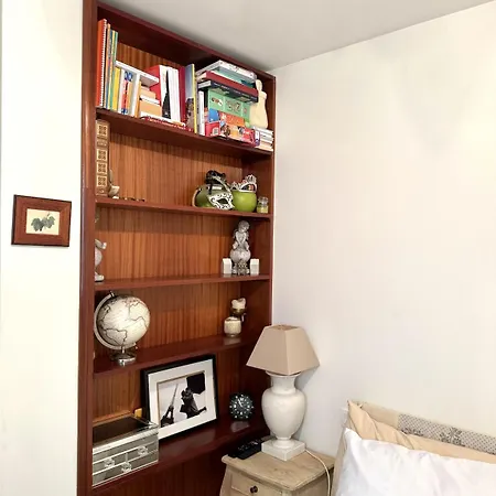 Grand Et Central, 8e Pres Elysee