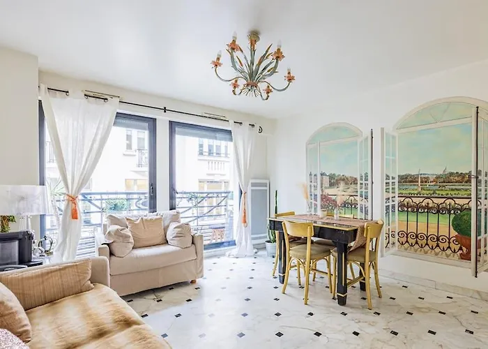 Lejlighed Grand Et Central, 8e Pres Elysee Paris