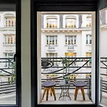 Apartment Grand Et Central, 8e Pres Elysee